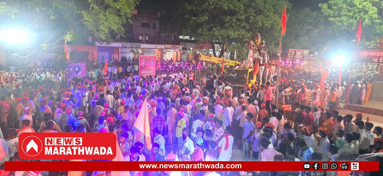 पळशी येथे रामनवमी निमित्त छत्रपती शिवाजी महाराजांच्या अश्वारूढ पुतळ्याचे जल्लोषात आगमन